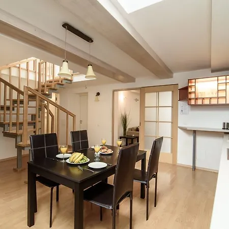 Spacious In Old Town *
