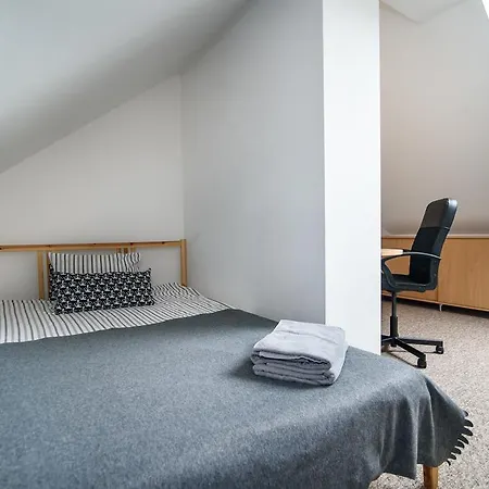 Spacious In Old Town דירה